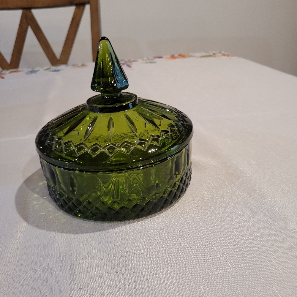 Vintage Indiana Glass Princess Pattern Lidded Candy Dish Green - Picture 2 of 9